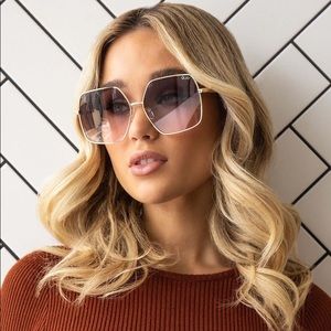 BRAND NEW Quay Backstage Sunglasses